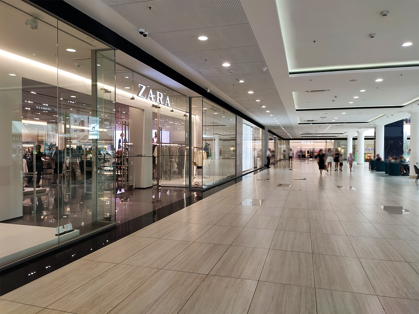 Магазин Zara в ТЦ Green City Минск